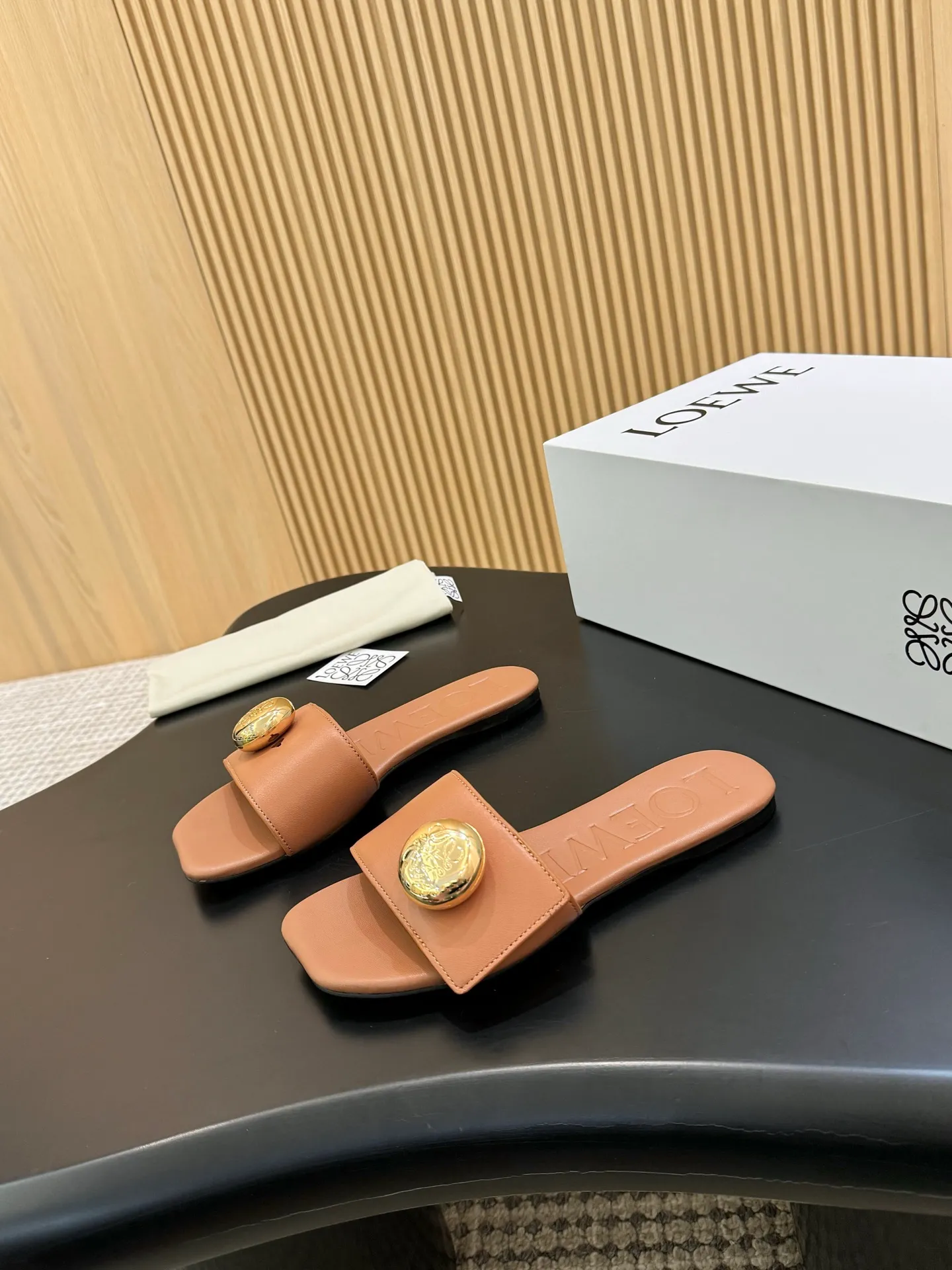 👟👟Ex-factory price 340👟👟 Clamshell box + 10 LOEWE 25th spring and summer new styles, seven colors to choose from. Code number 35-43, genuine leather base plus 40